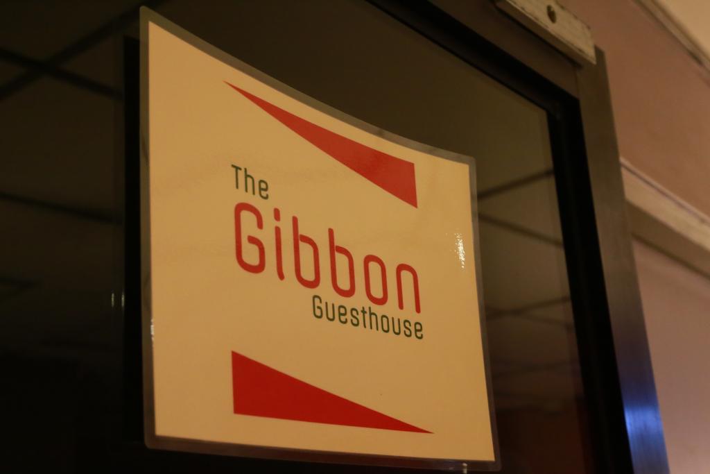 Gibbon Guesthouse Kuching Exterior foto