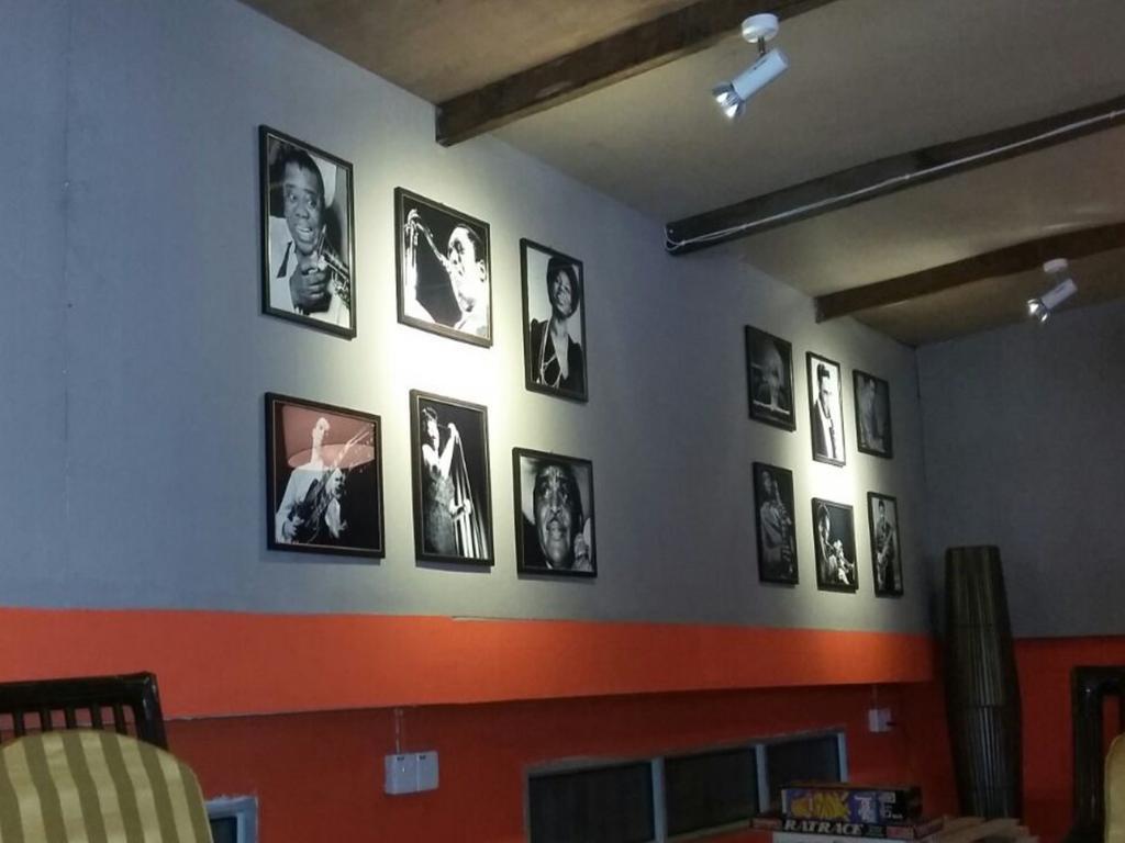 Gibbon Guesthouse Kuching Exterior foto