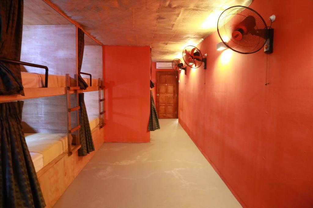 Gibbon Guesthouse Kuching Cameră foto