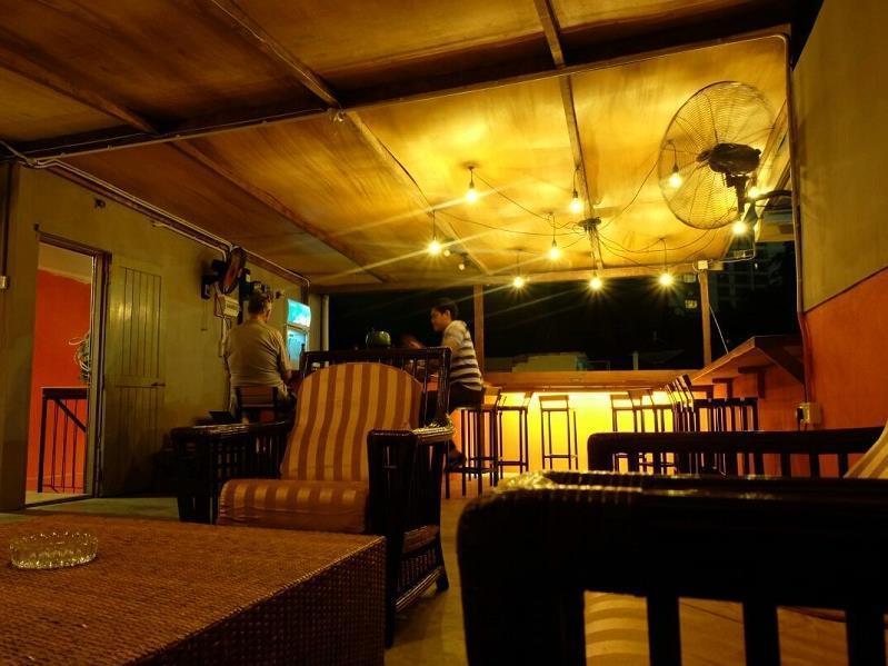 Gibbon Guesthouse Kuching Exterior foto